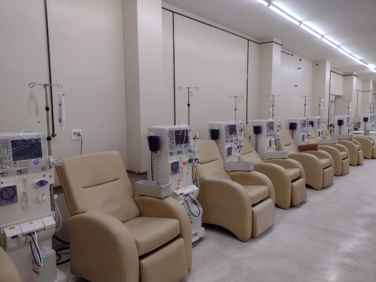 Setor de hemodiálise é renovado com poltronas e equipamento | Hospital Santo Amaro